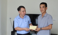 Than Hà Tu: Thăm, tặng quà công nhân xuất sắc và công nhân có hoàn cảnh khó khăn
