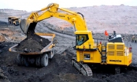 Máy xúc gầu dung tích 12m3 trên khai trường Công ty than Cọc Sáu. Ảnh: TKV