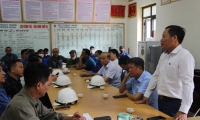 Công đoàn TKV thăm, tặng quà động viên người lao động Công ty CP Than Hà Tu