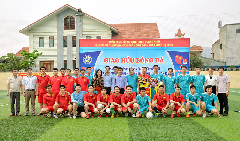 Giao hữu bóng đá chào mừng thành công Đại hội Công đoàn TKV khóa V