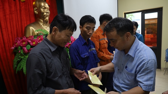 dong vien khich le tinh than can bo doan vien va nguoi lao dong trong thang cong nhan nam 2025