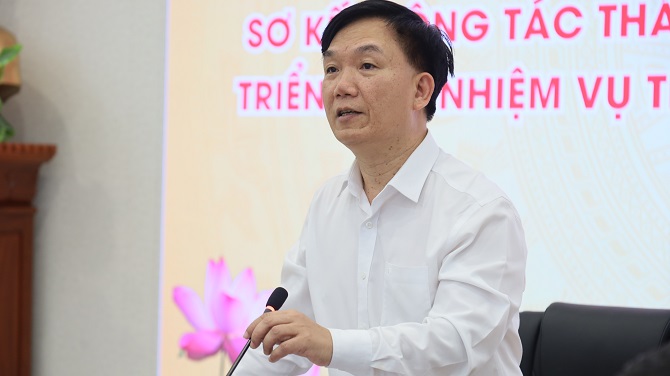 dong chi tran quoc tuan bi thu dang uy giam doc cong ty chu tri hoi nghi