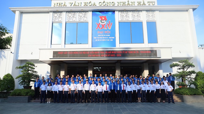 15dai bieu tham du dai hoi doan thanh nien chup anh luu niem