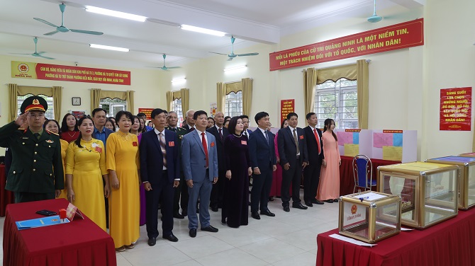 Khai mạc khu vực bỏ phiếu số 18, phường Hà Tu