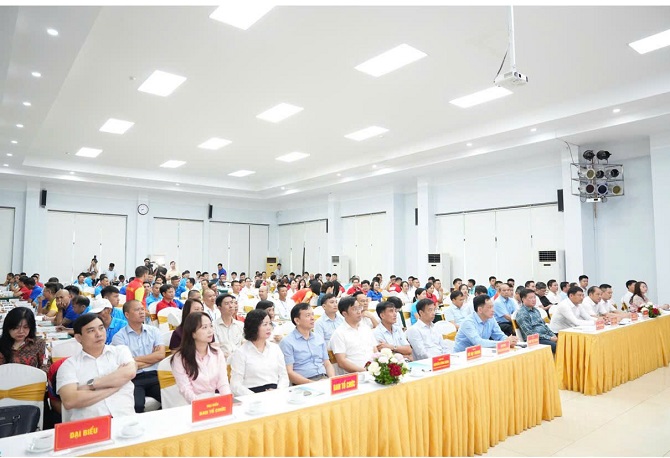 Đại biểu và Đoàn vận động viên tham dự Giải