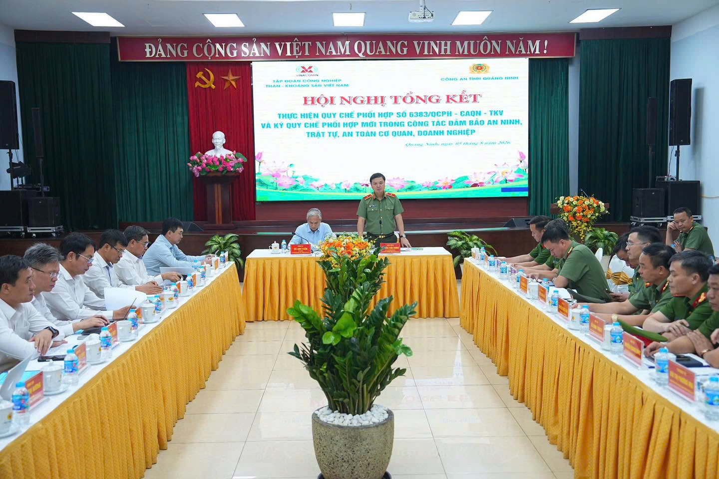 Toàn cảnh Hội nghị
