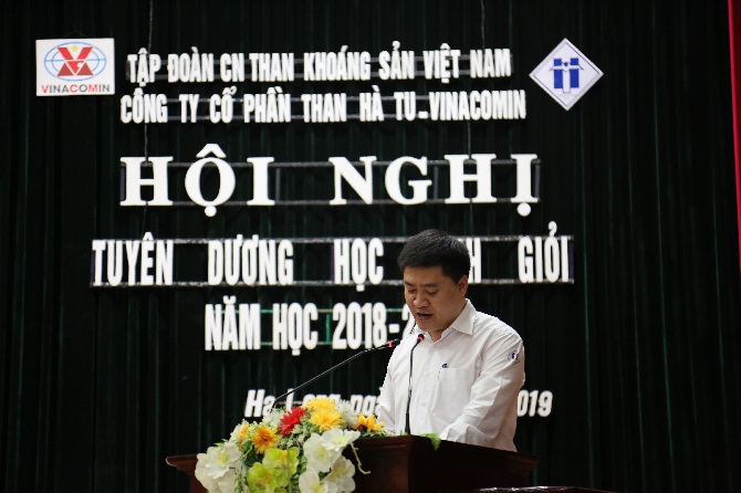 Than Hà Tu tuyên dương học giỏi năm học 2018- 2019