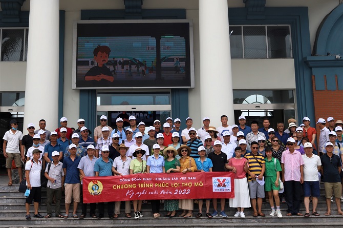 Đoàn viên công đoàn, CNLĐ xuất sắc Than Hà Tu tham gia Chương trình phúc lợi - Kỳ nghỉ cuối tuần năm 2022